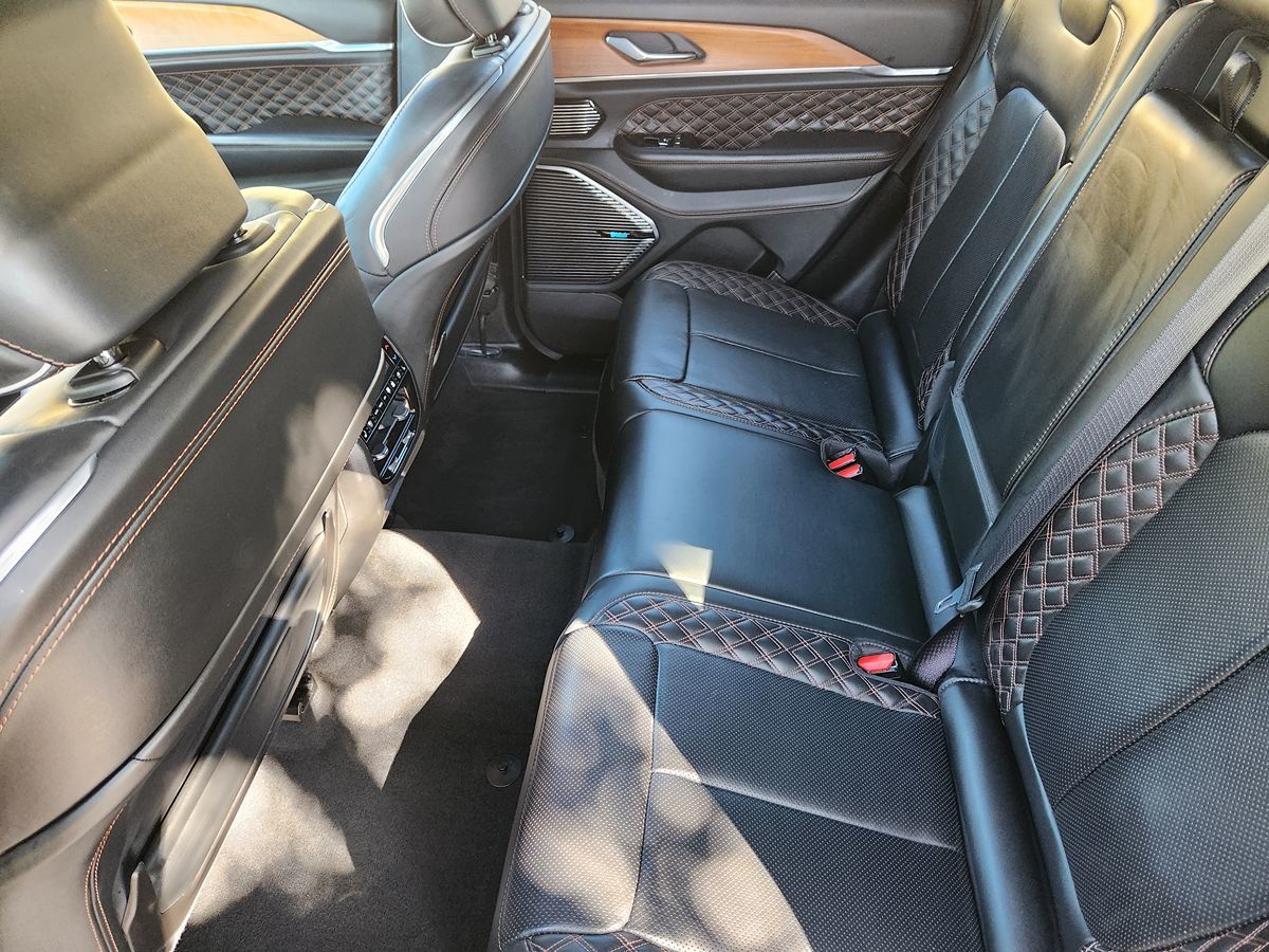 Jeep Grand Cherokee photo 54