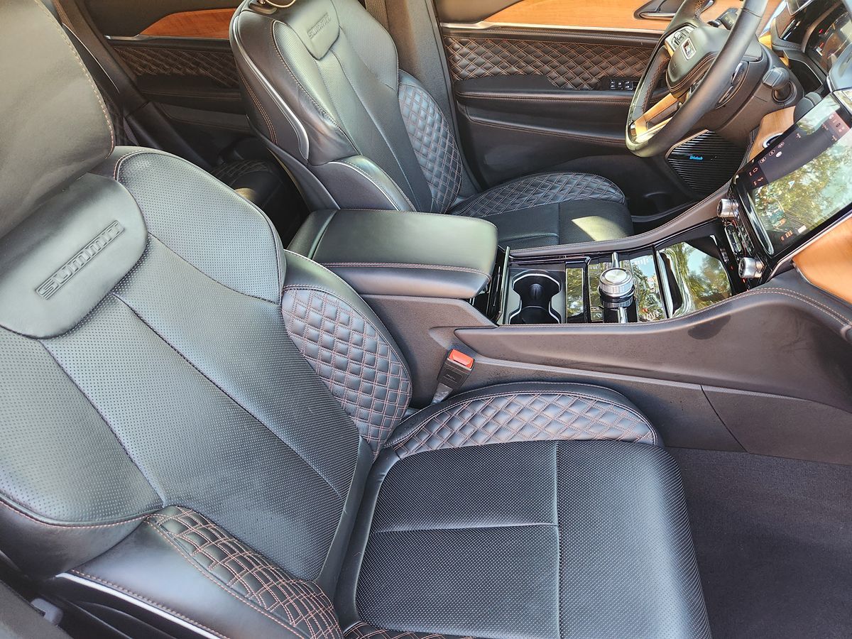 Jeep Grand Cherokee photo 34