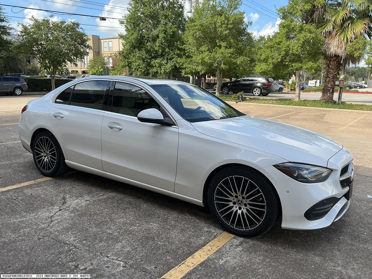 Mercedes-Benz C300 photo 22