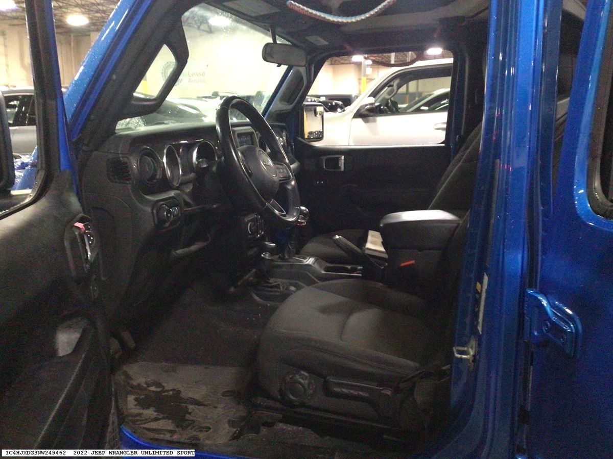 Jeep Wrangler photo 8