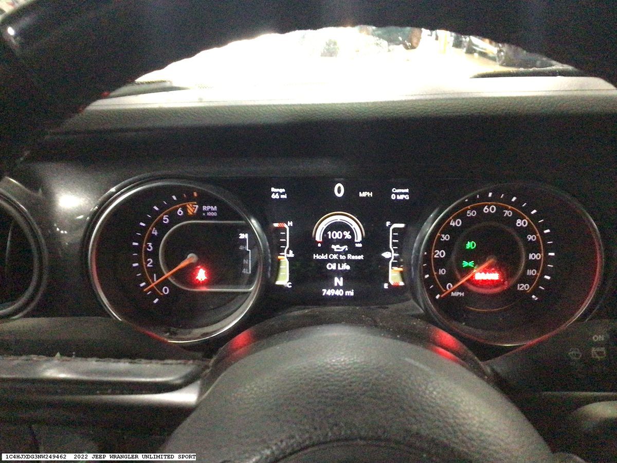 Jeep Wrangler photo 12