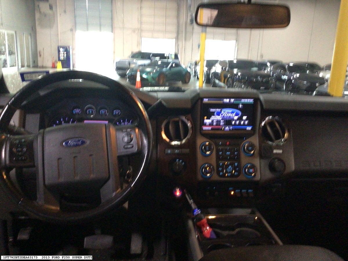 Ford F-250 photo 12