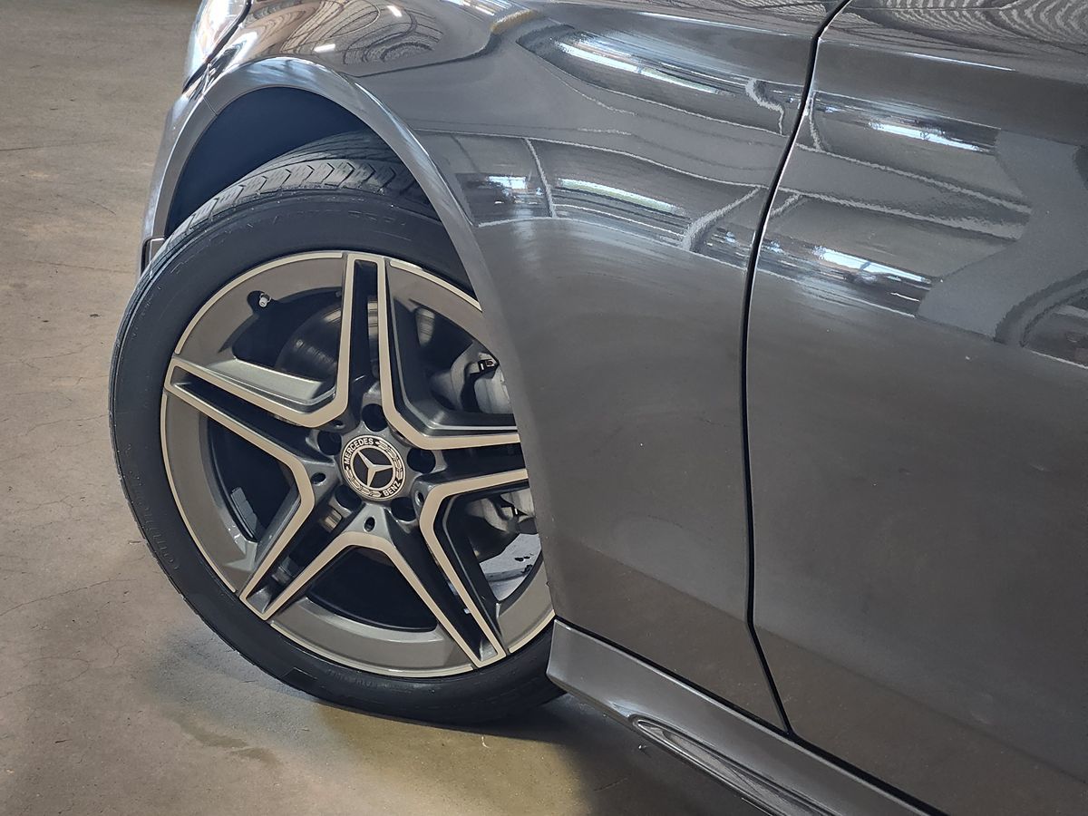 Mercedes-Benz C300 photo 23
