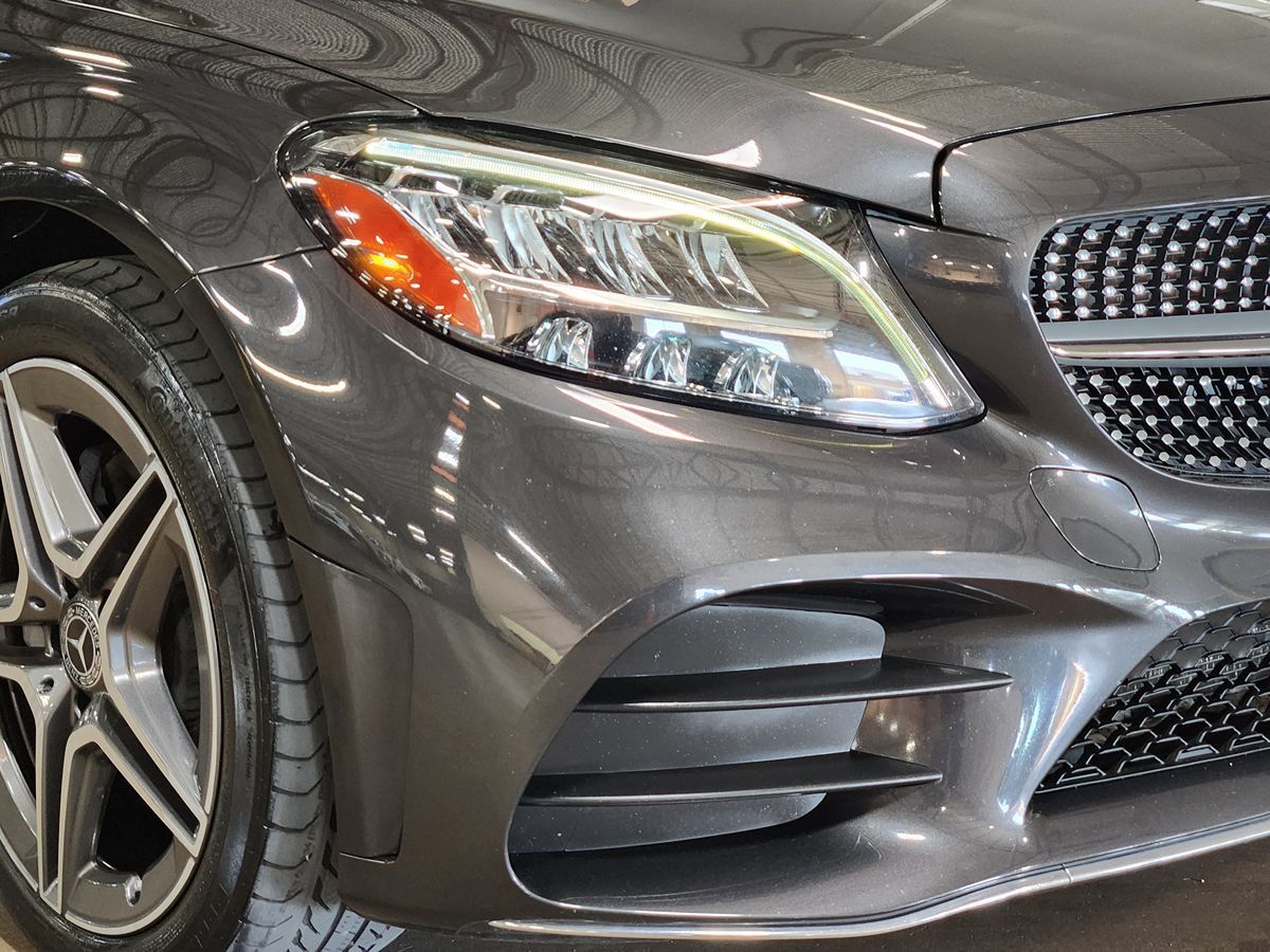 Mercedes-Benz C300 photo 13