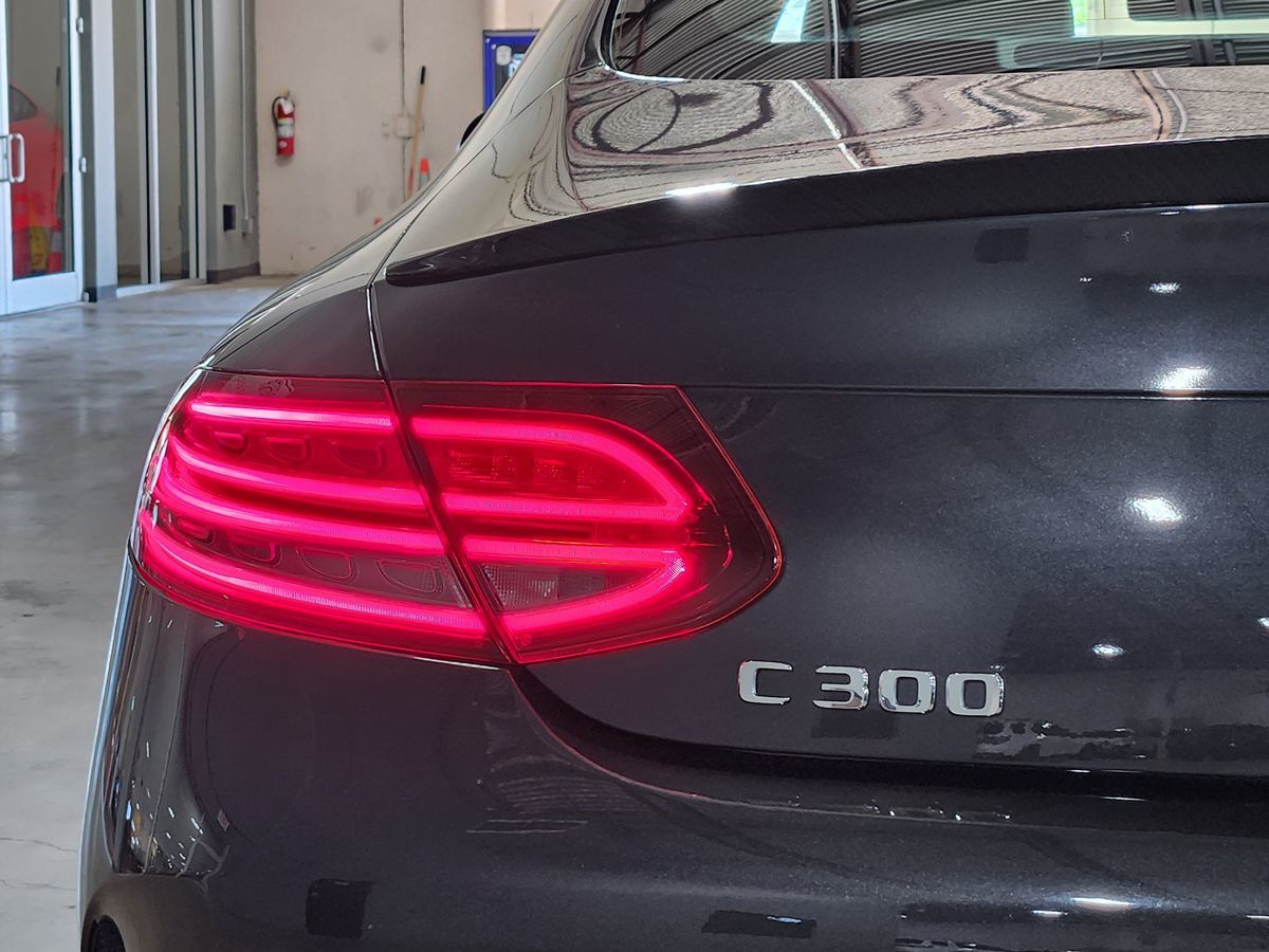 Mercedes-Benz C300 photo 20