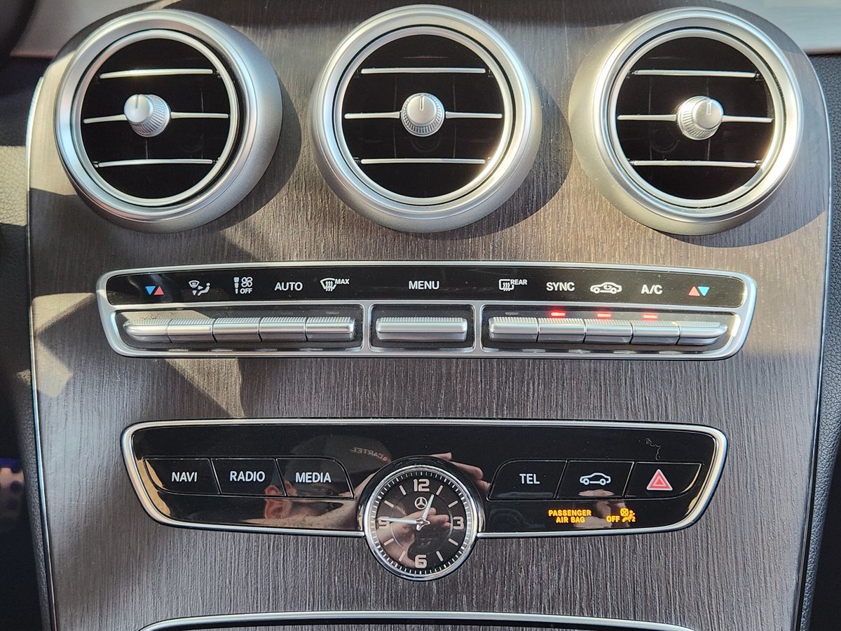 Mercedes-Benz C300 photo 39