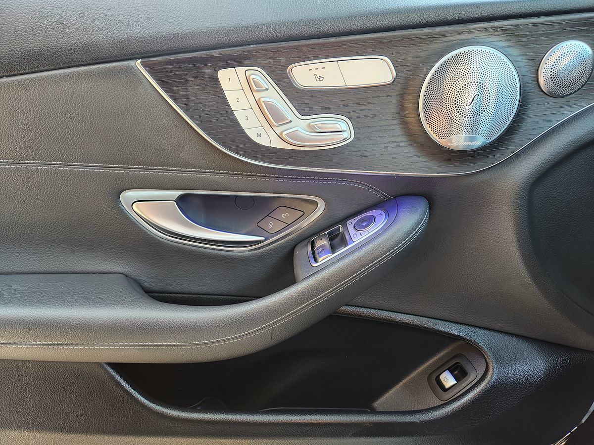Mercedes-Benz C300 photo 44