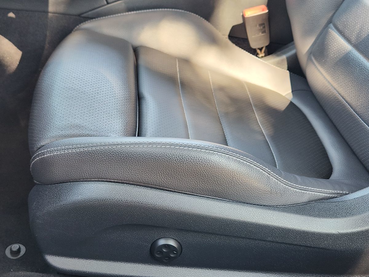 Mercedes-Benz C300 photo 46