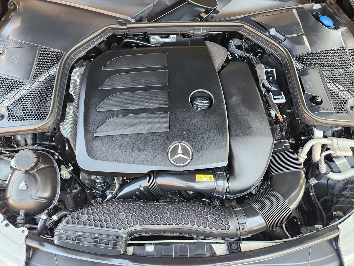 Mercedes-Benz C300 photo 54