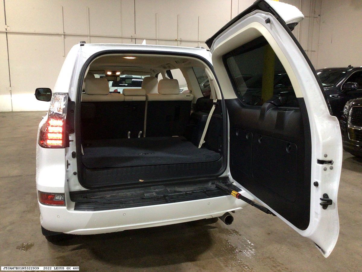 Lexus GX photo 10