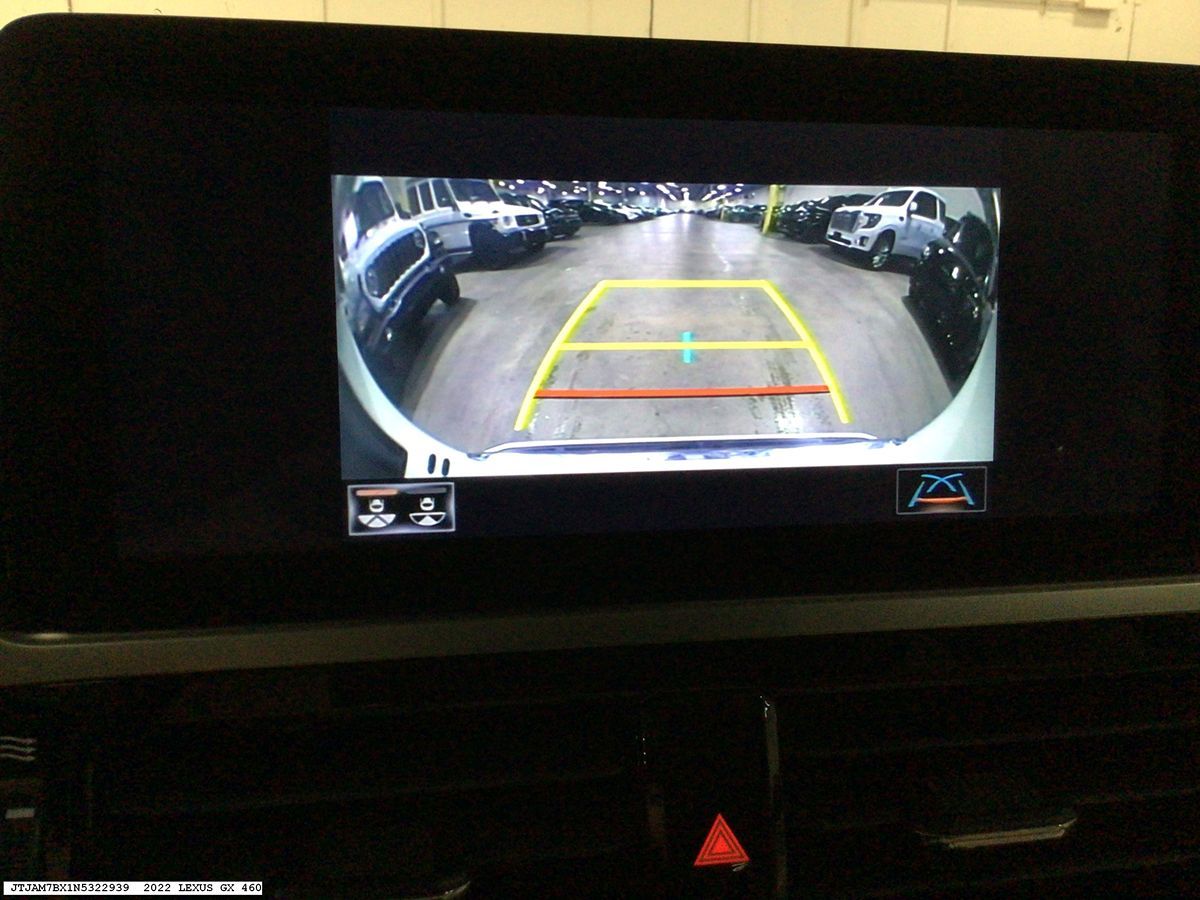 Lexus GX photo 17