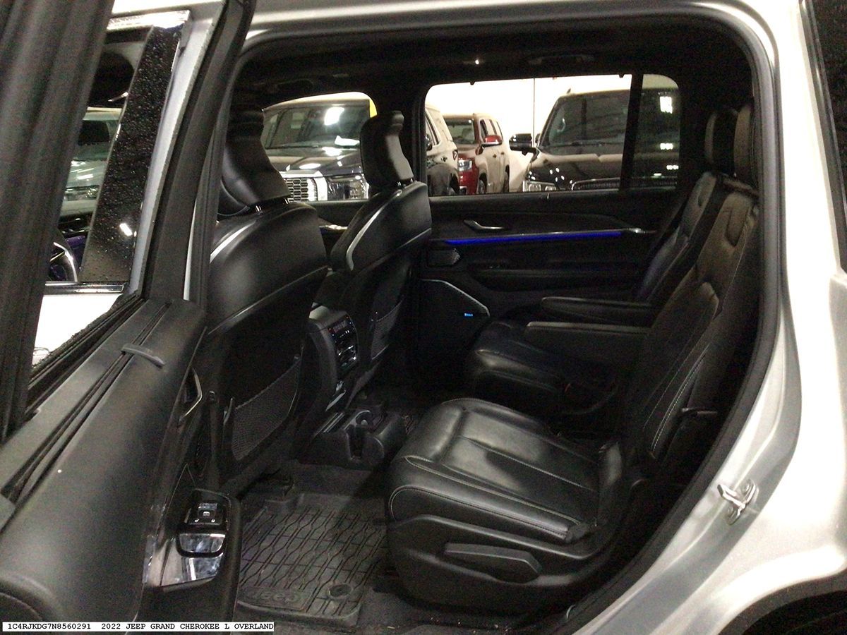 Jeep Grand Cherokee L photo 9