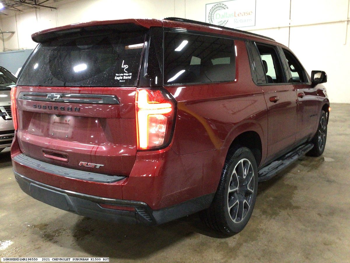 Chevrolet Suburban photo 5
