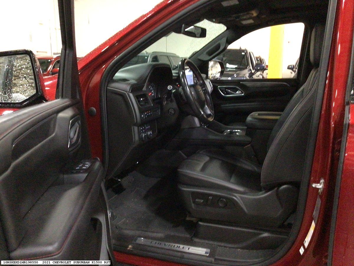 Chevrolet Suburban photo 8