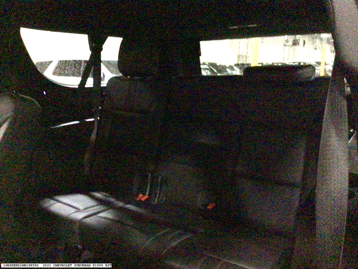 Chevrolet Suburban photo 10
