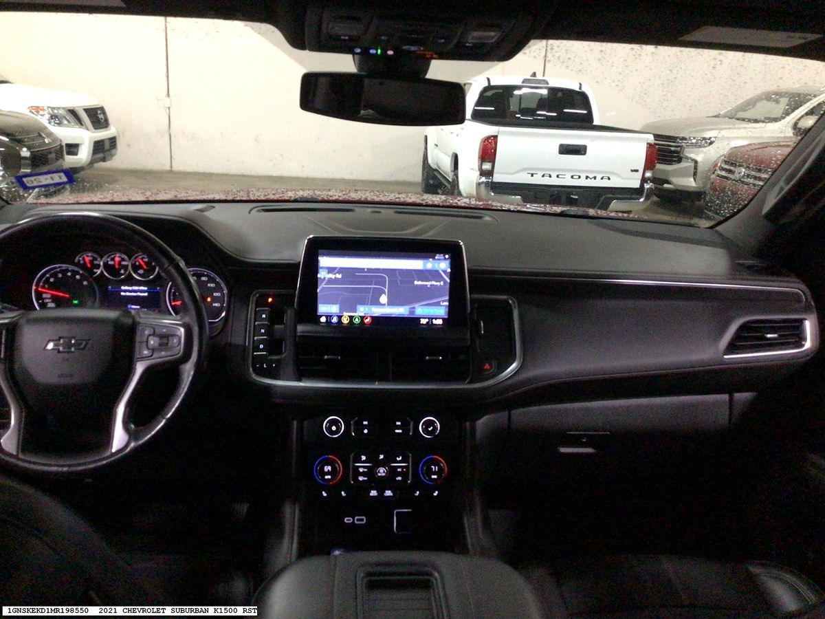 Chevrolet Suburban photo 13
