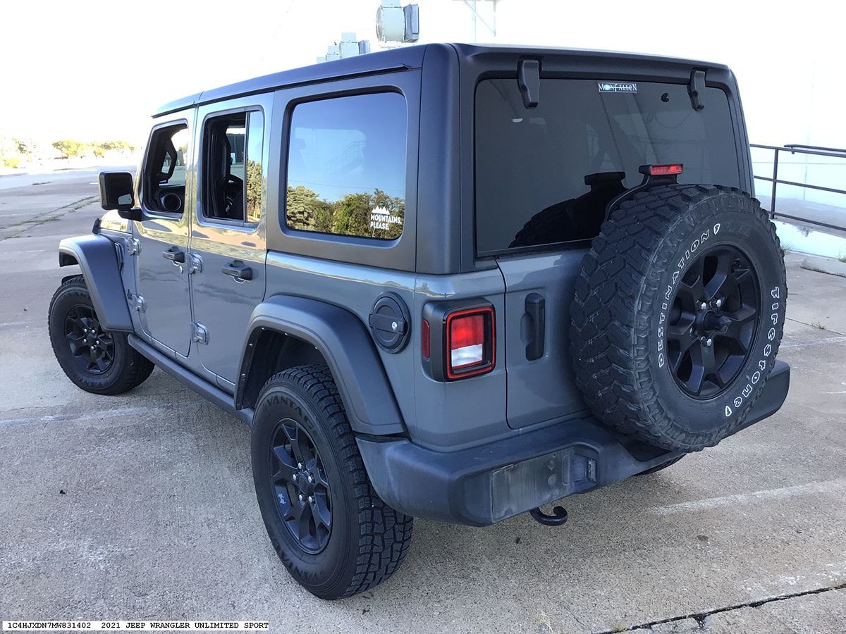 Jeep Wrangler photo 6