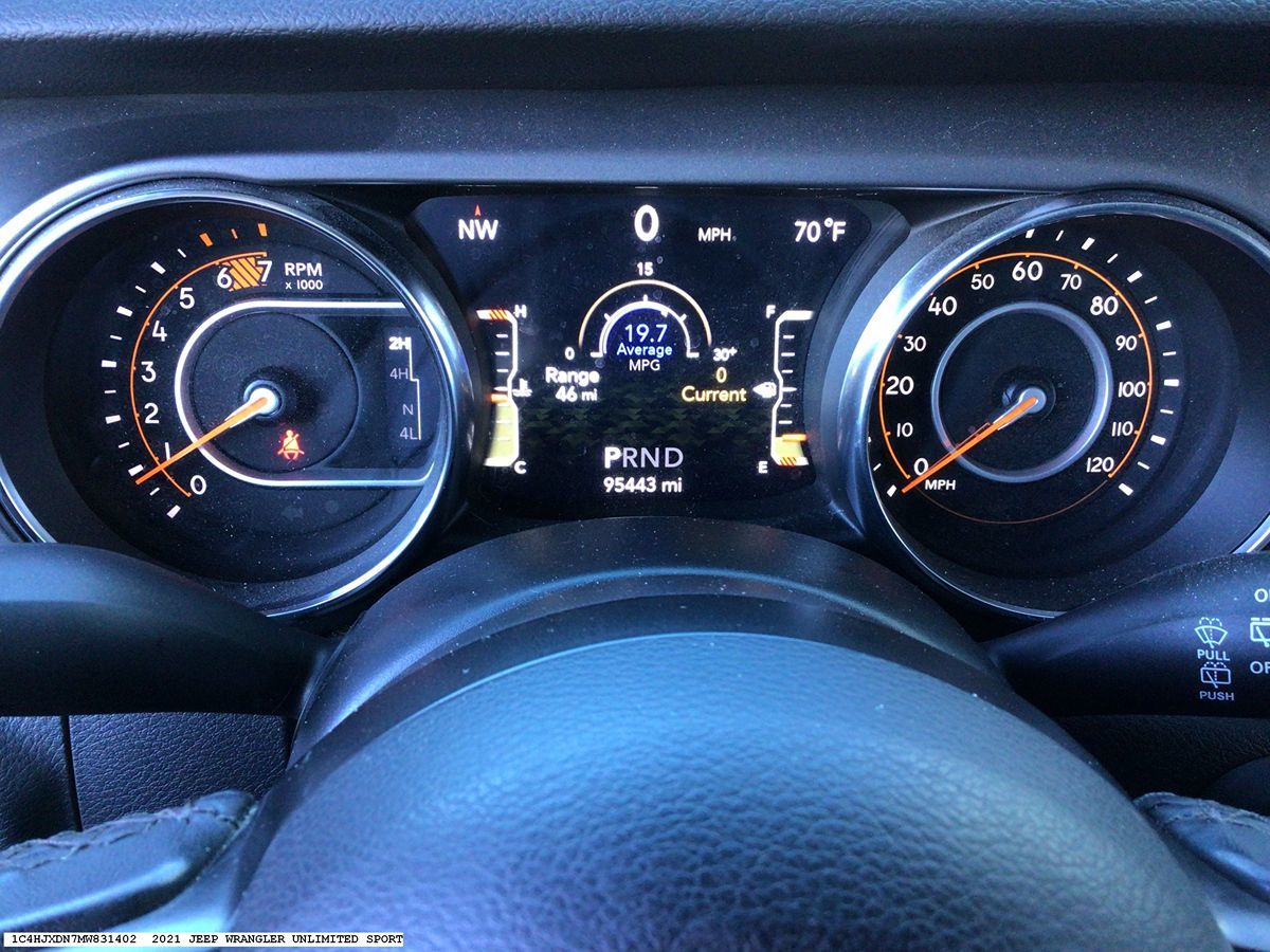 Jeep Wrangler photo 13