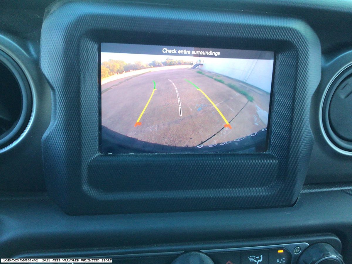 Jeep Wrangler photo 14