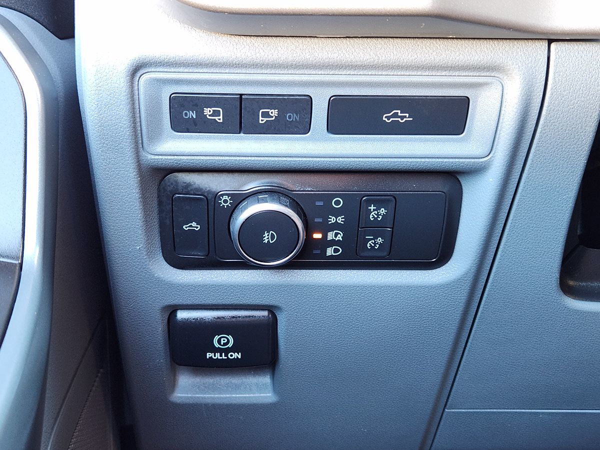 Ford F-150 photo 37