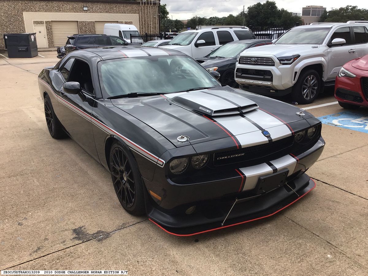 Dodge Challenger photo 4