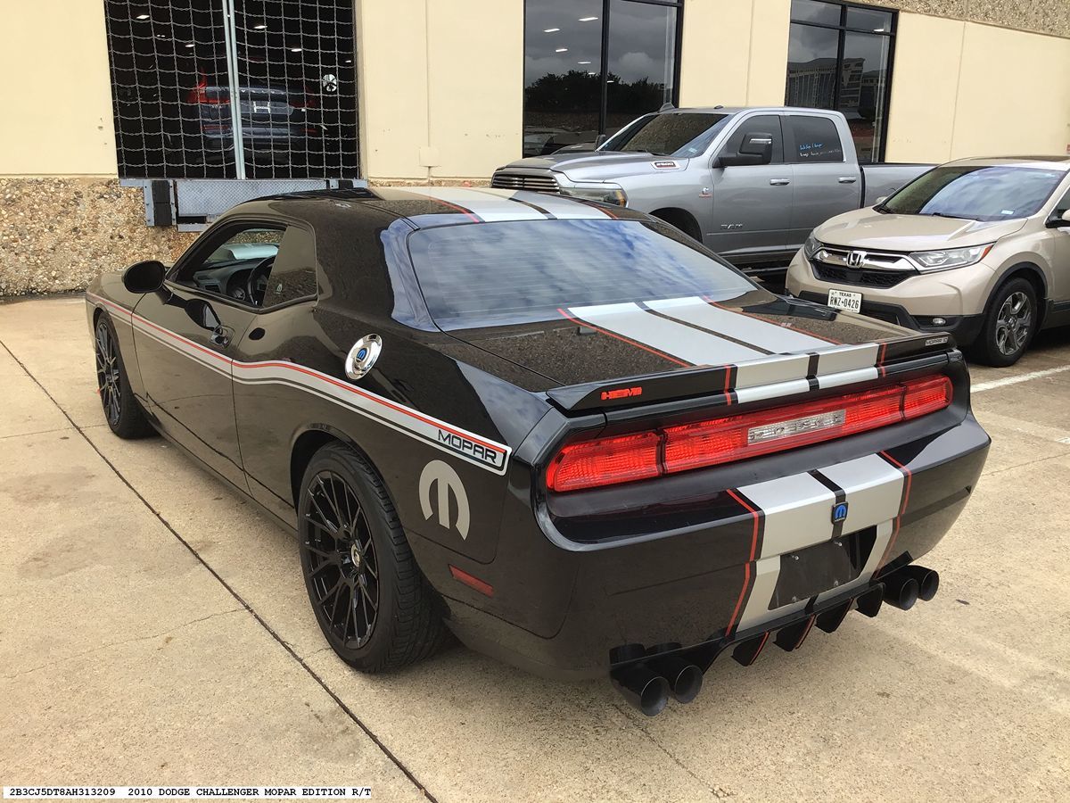Dodge Challenger photo 5