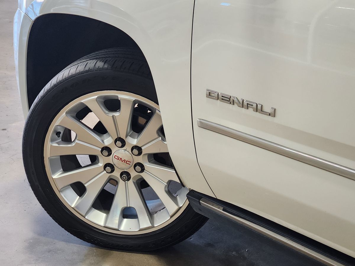 GMC Yukon photo 20