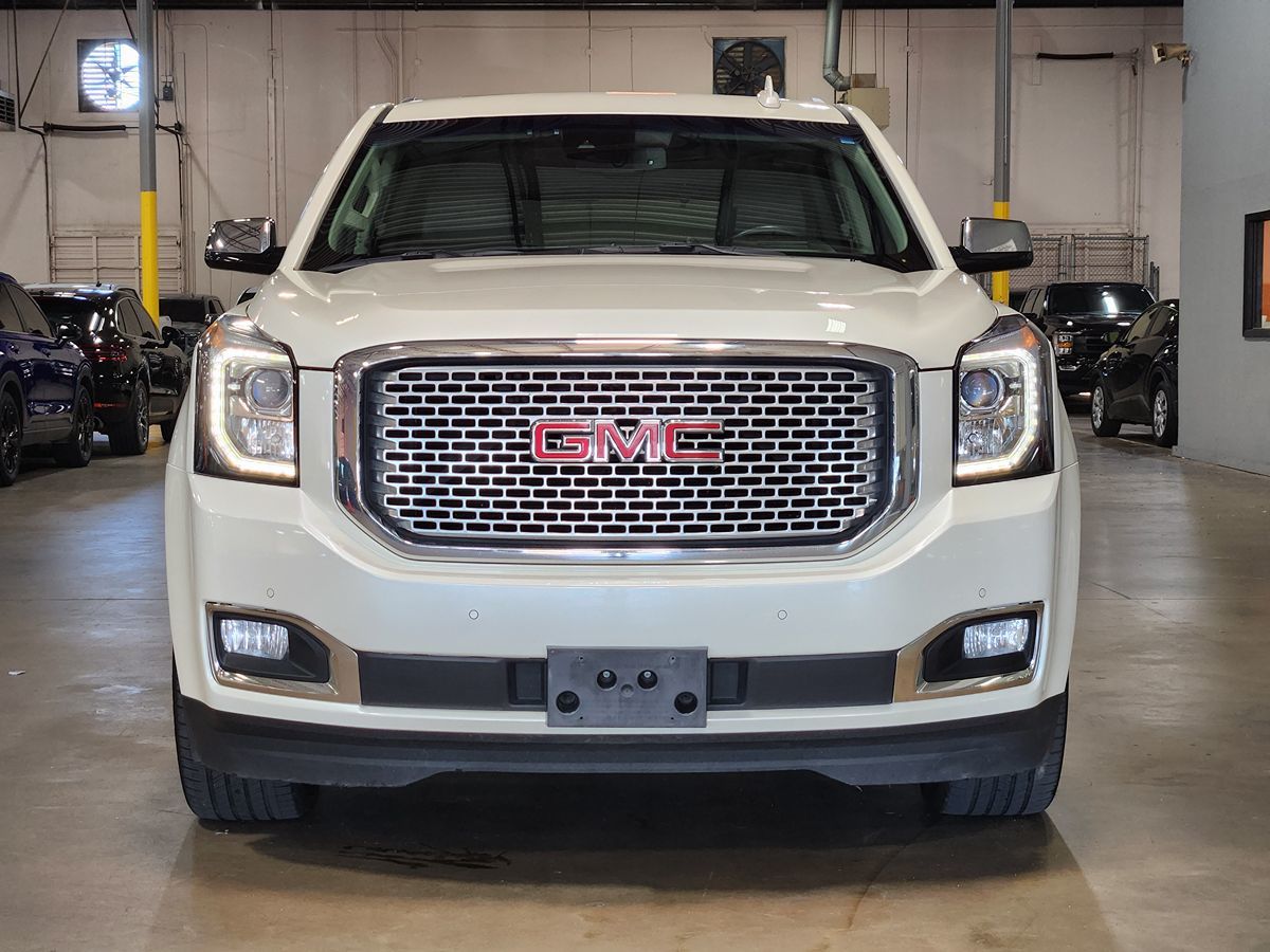GMC Yukon photo 3