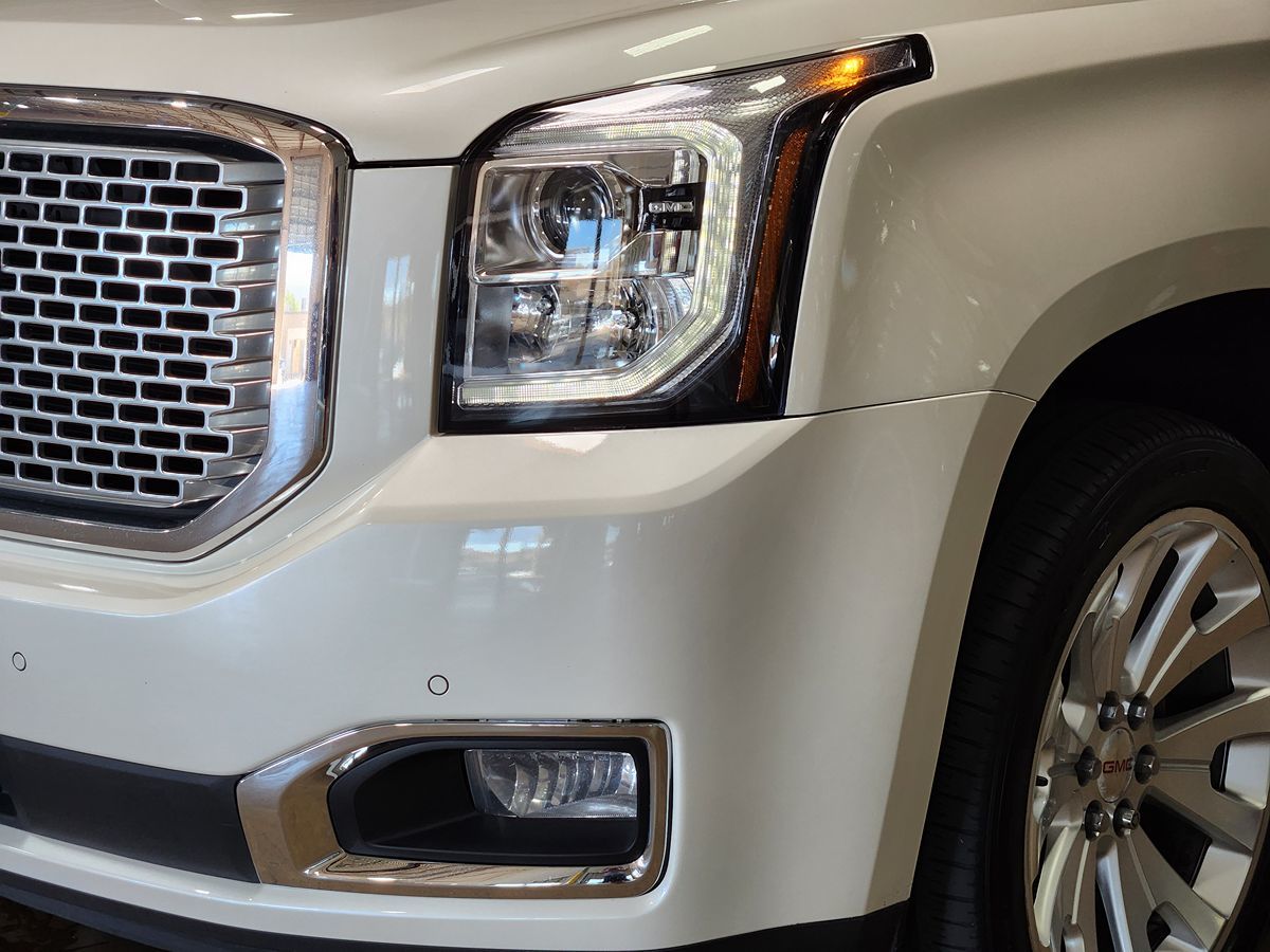 GMC Yukon photo 13