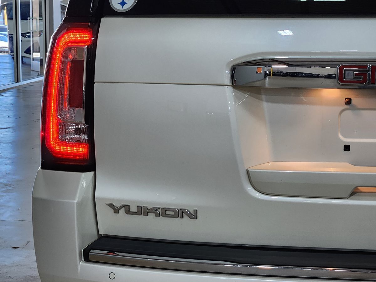 GMC Yukon photo 18