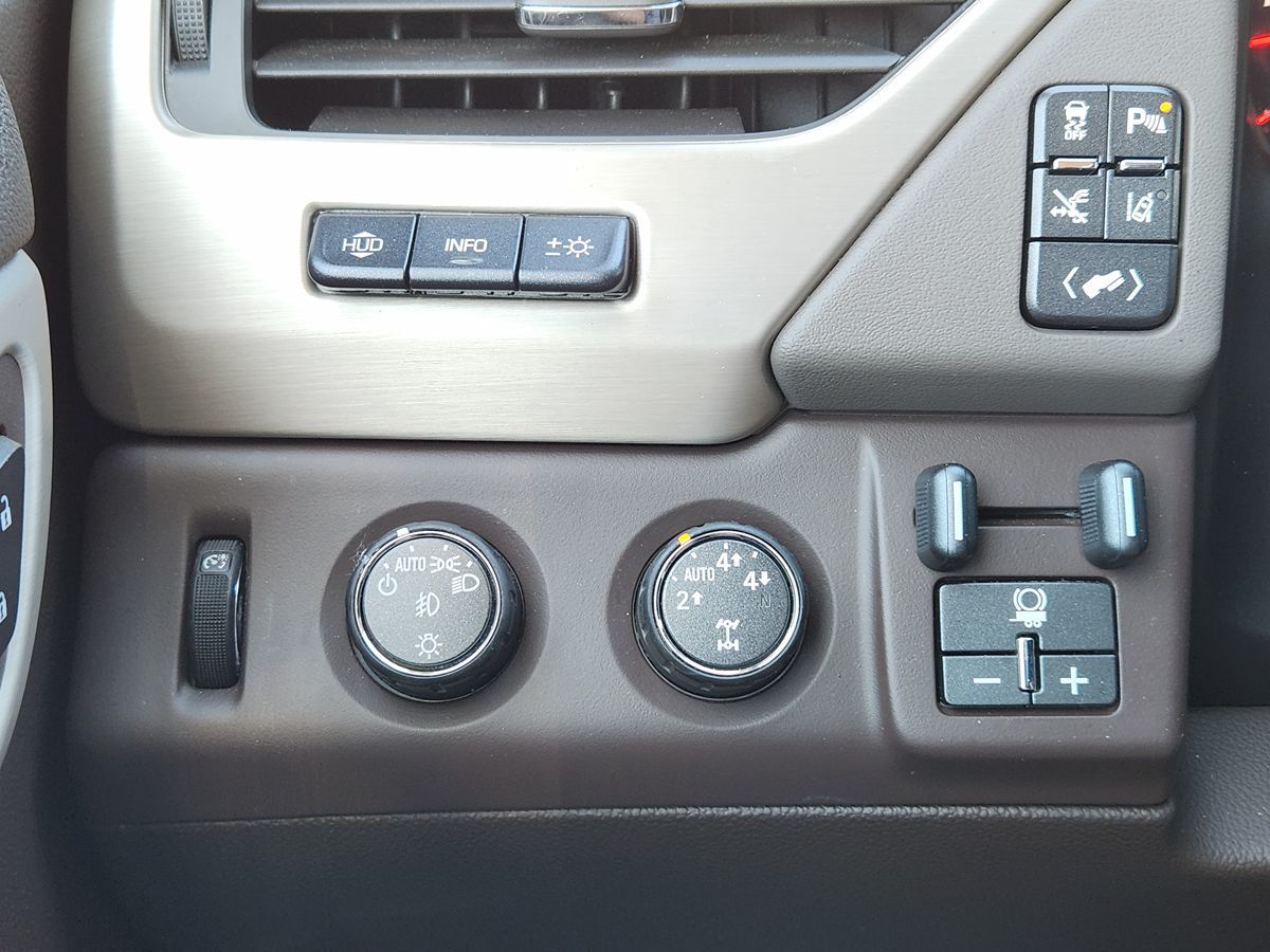 GMC Yukon photo 38