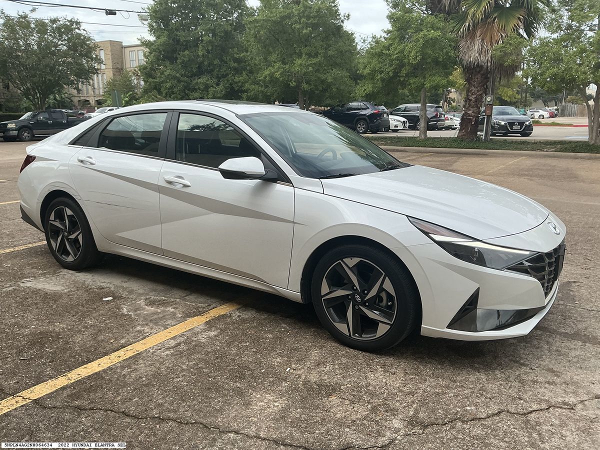 Hyundai Elantra photo 22