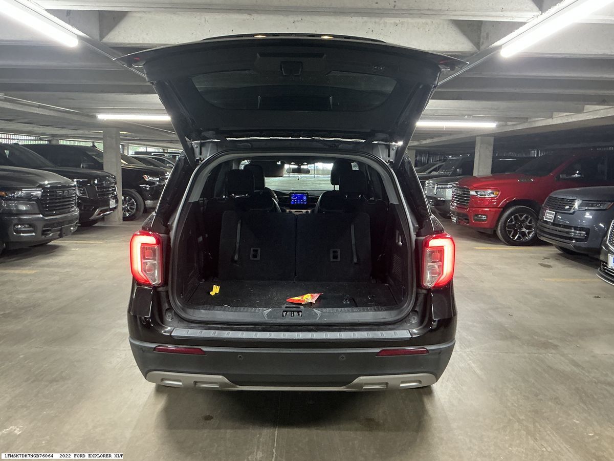Ford Explorer photo 10