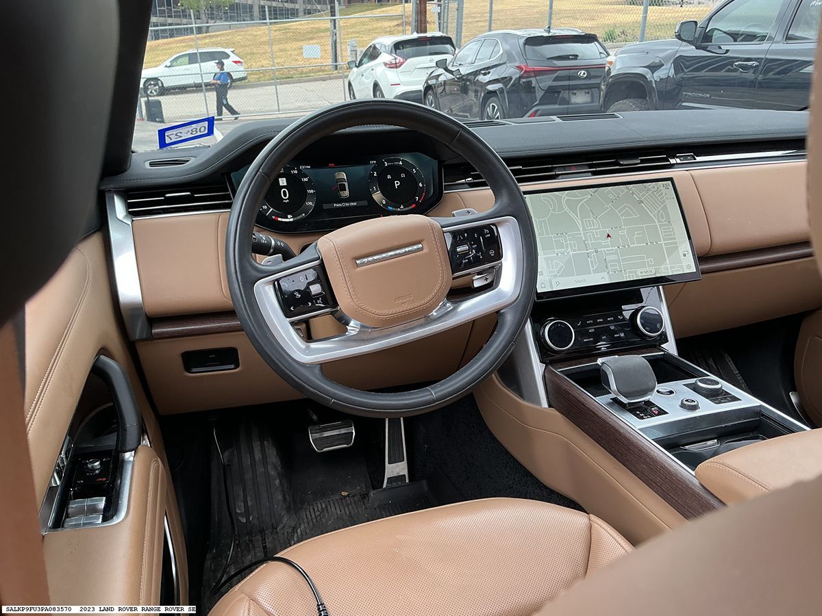 Land Rover Range Rover photo 11