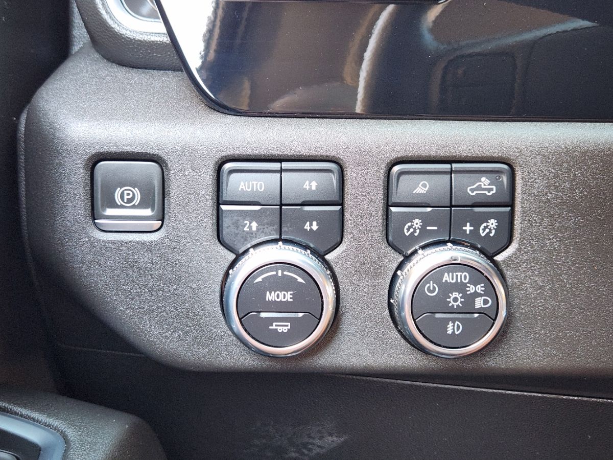 GMC Sierra photo 43