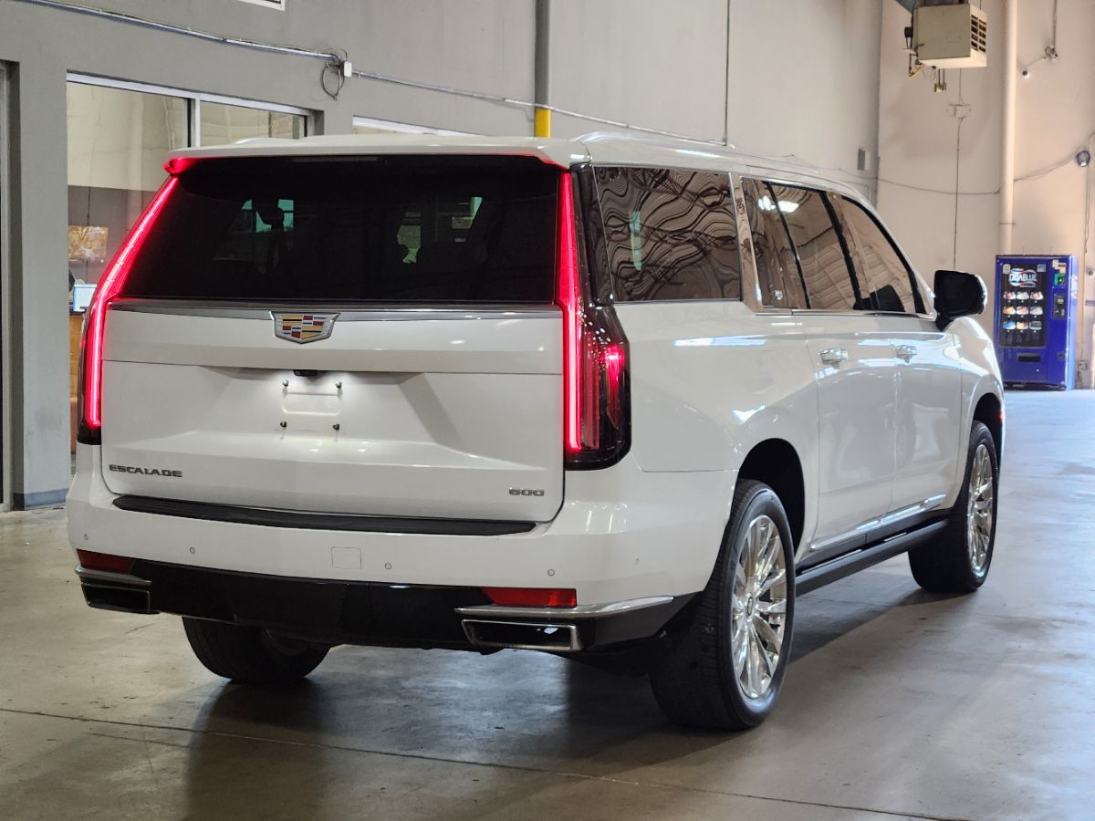 Cadillac Escalade ESV photo 7