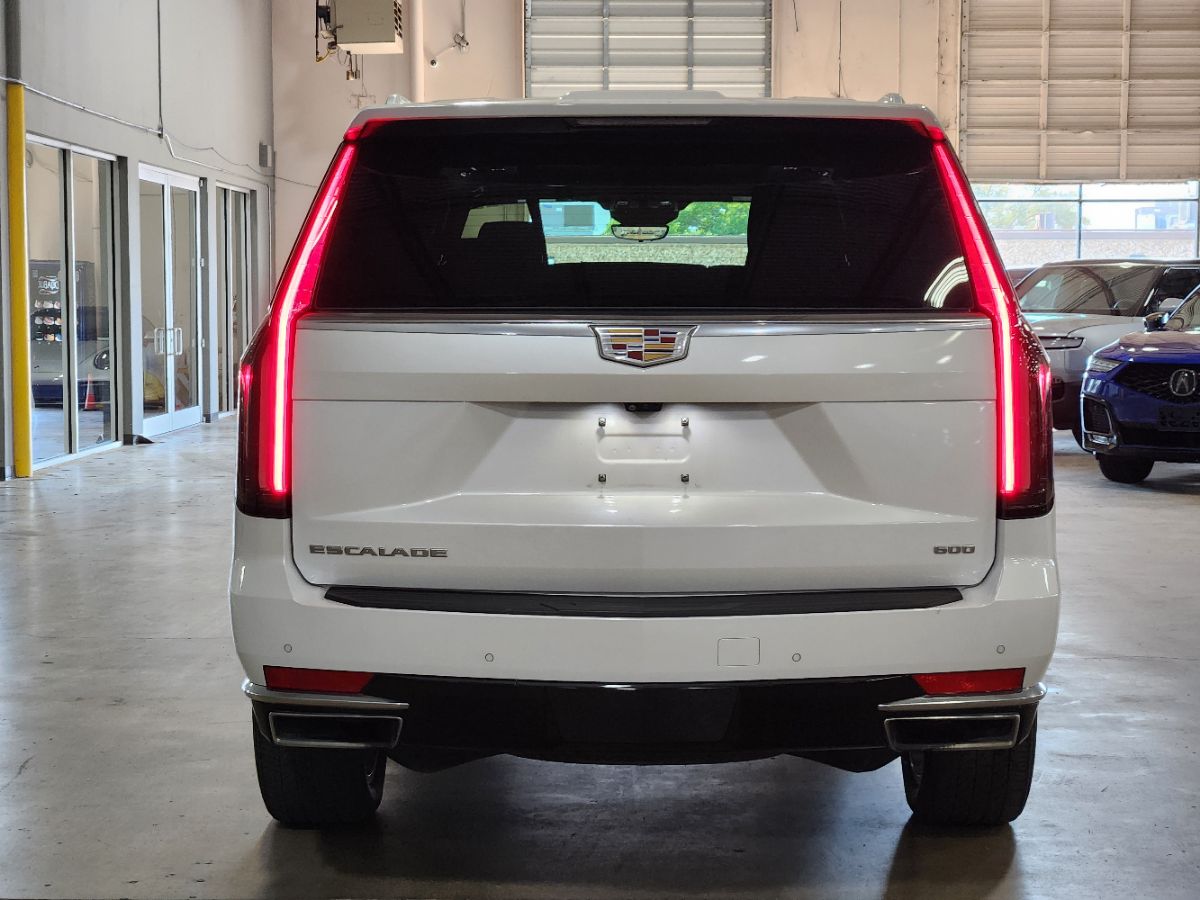 Cadillac Escalade ESV photo 8