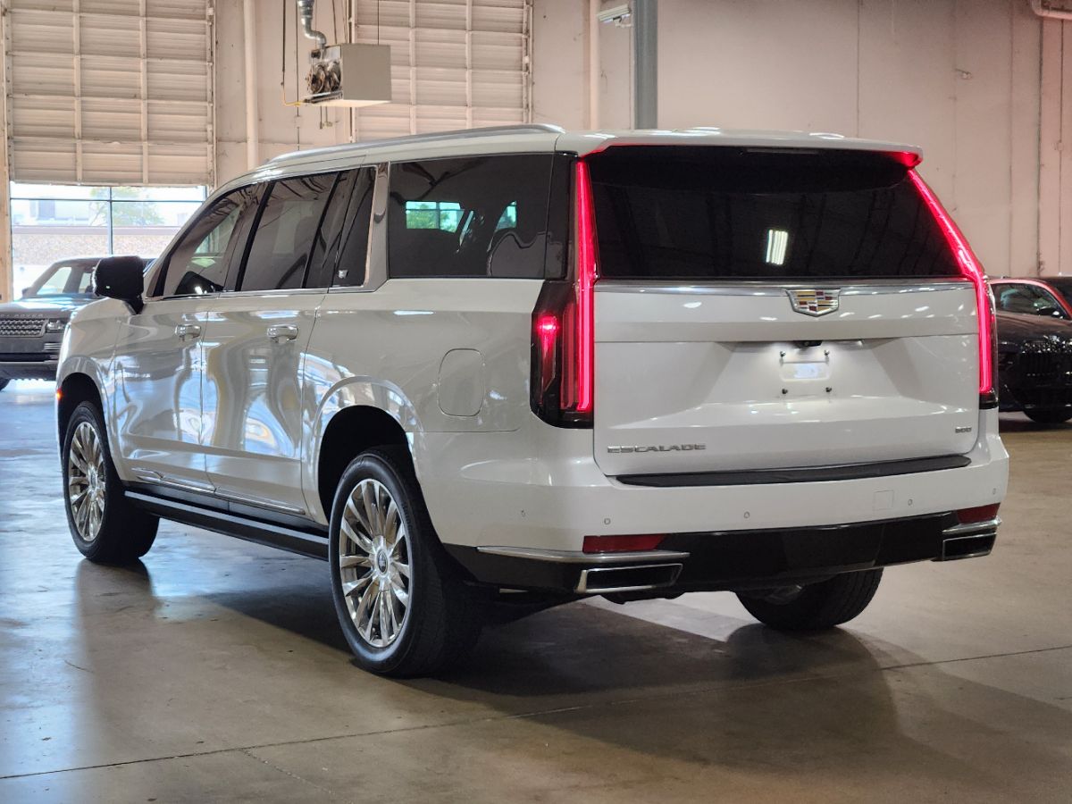 Cadillac Escalade ESV photo 9