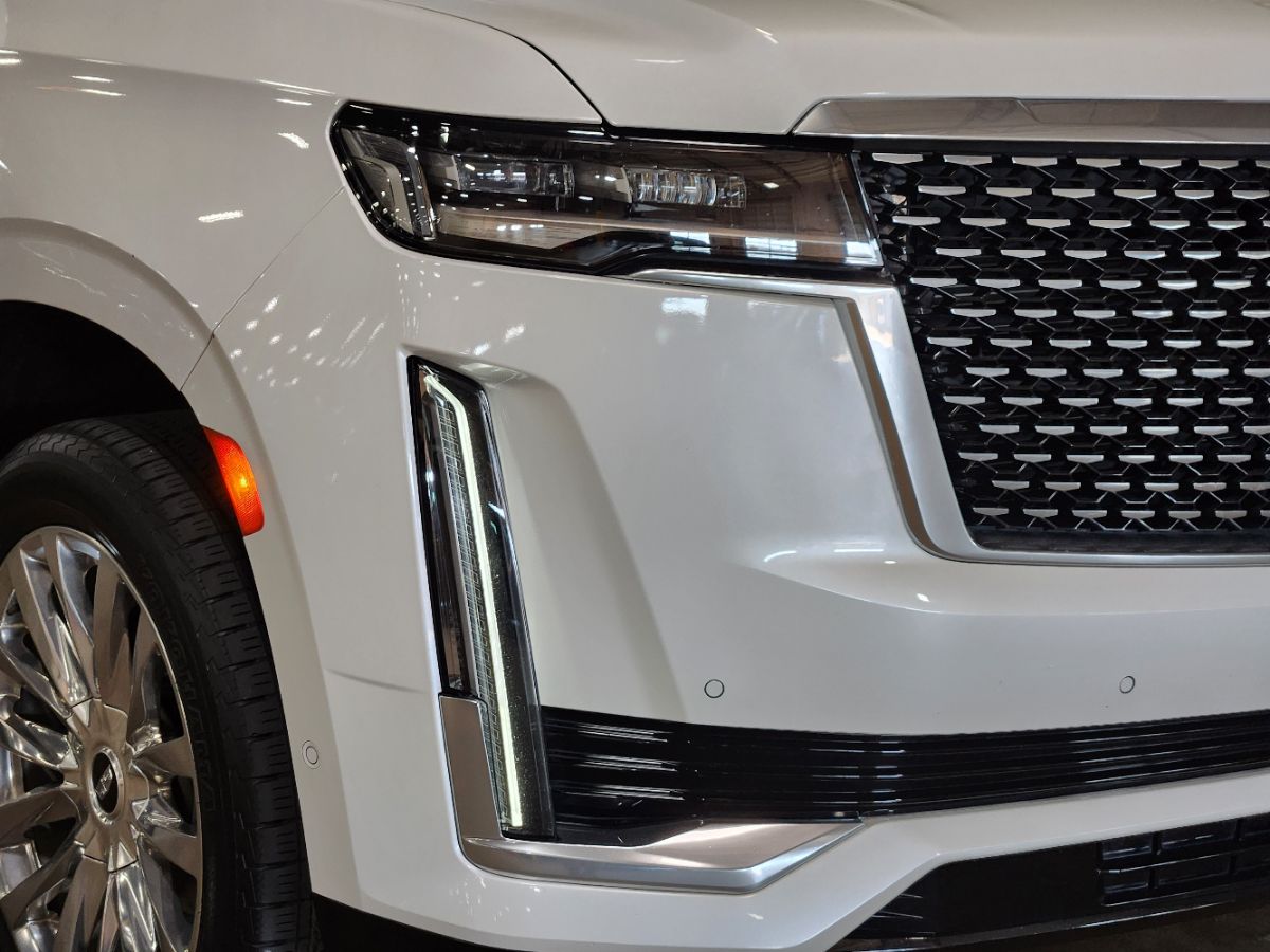 Cadillac Escalade ESV photo 10