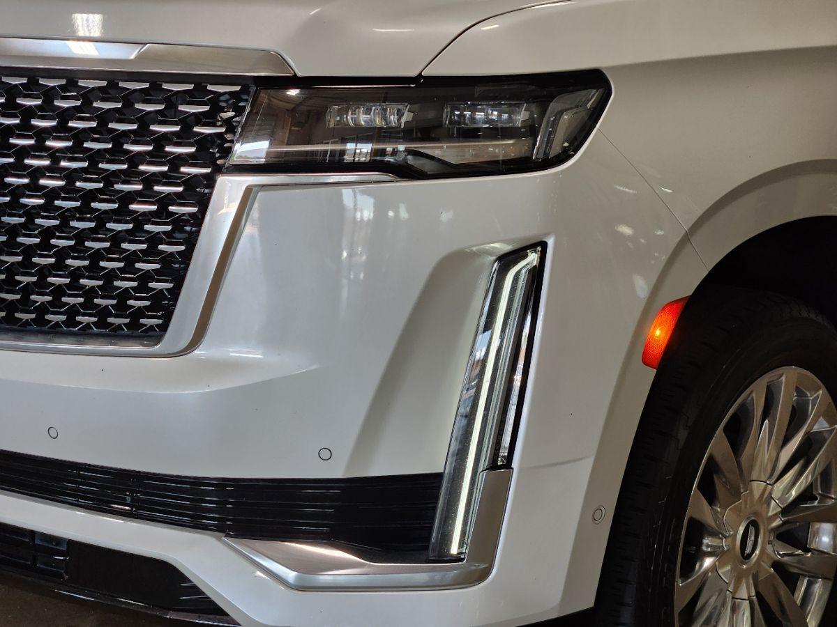 Cadillac Escalade ESV photo 11