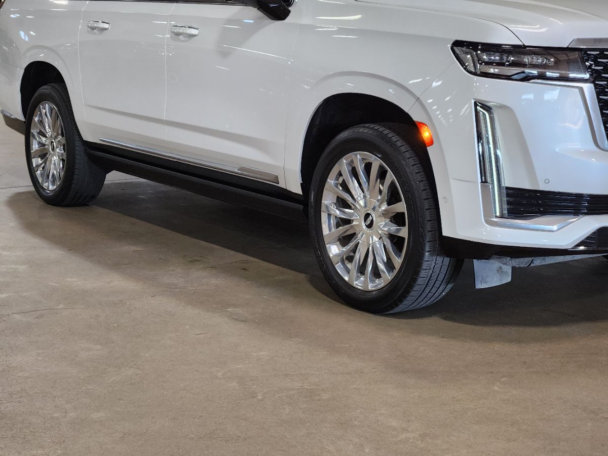 Cadillac Escalade ESV photo 12