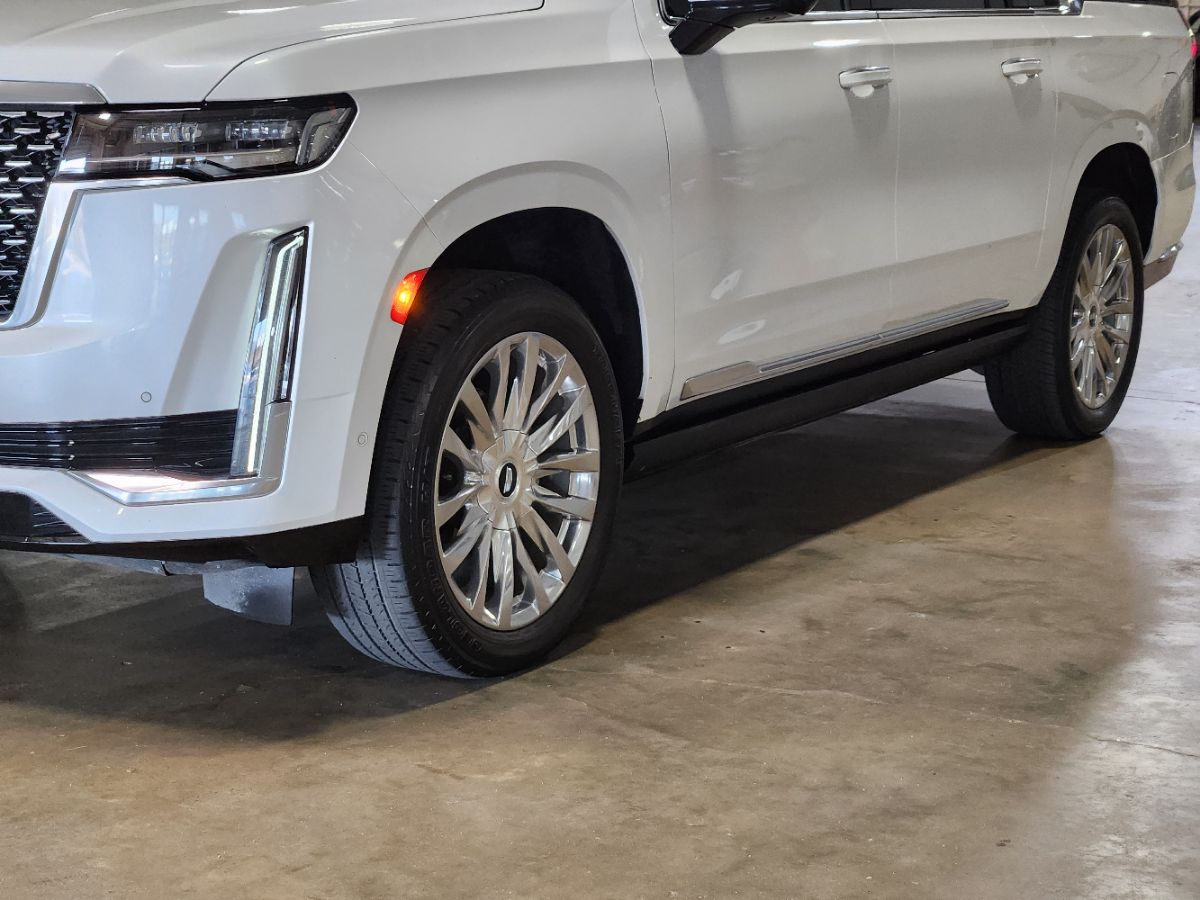 Cadillac Escalade ESV photo 13