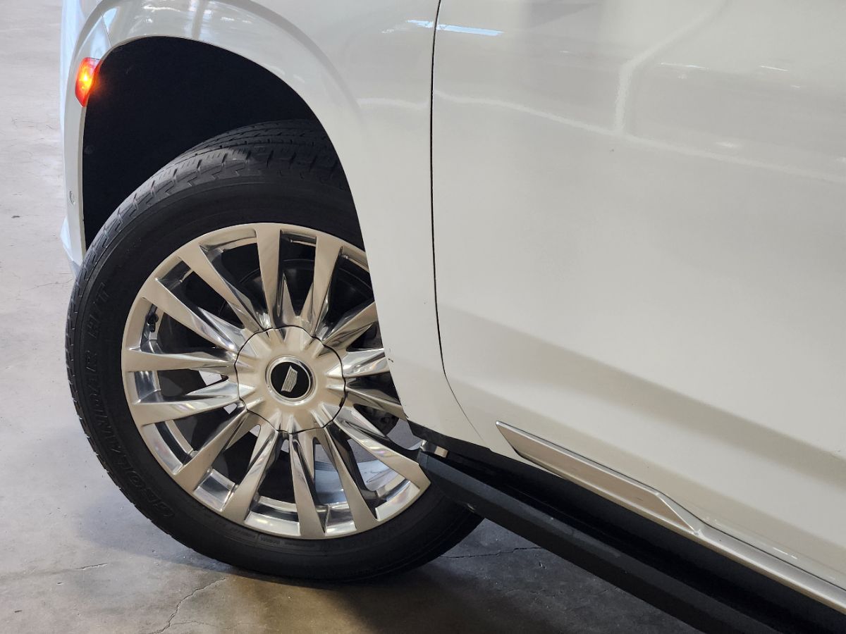 Cadillac Escalade ESV photo 17