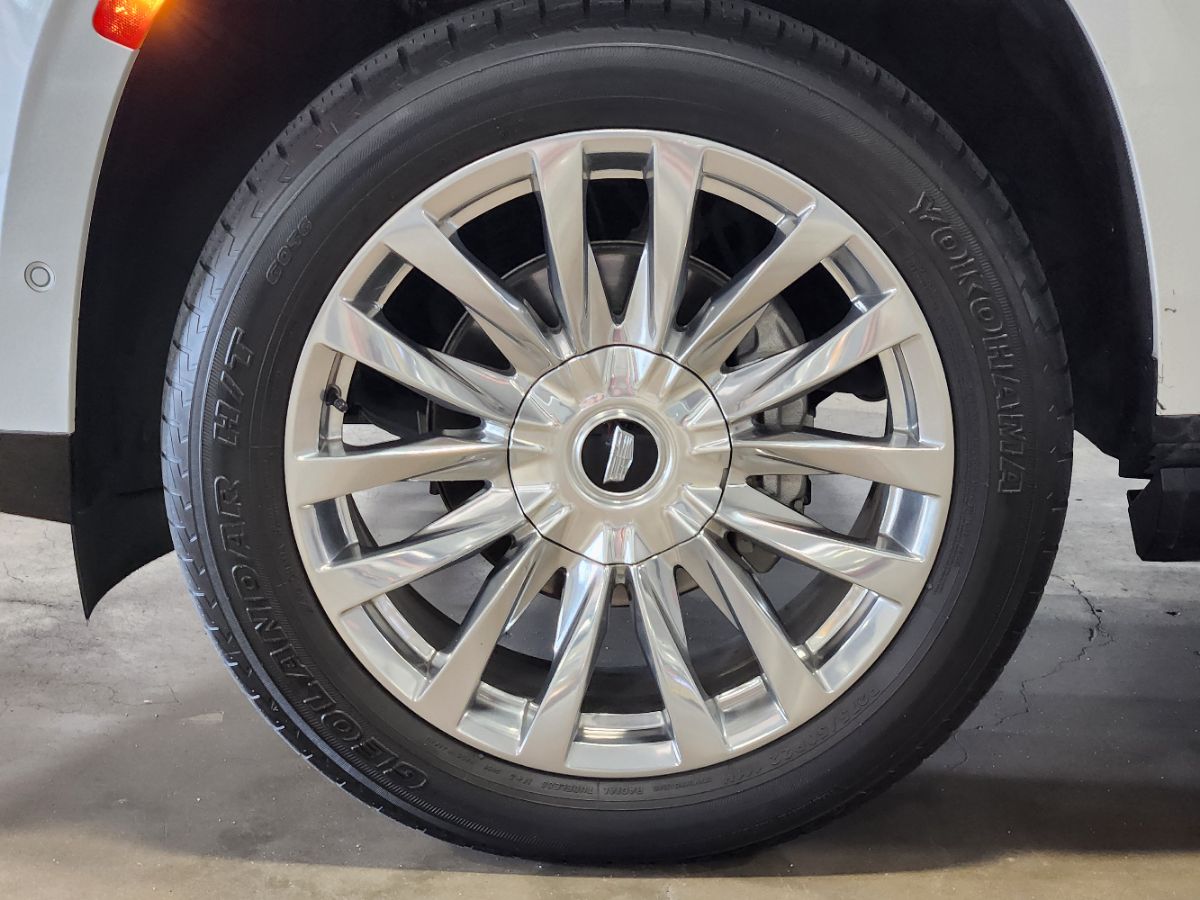 Cadillac Escalade ESV photo 20