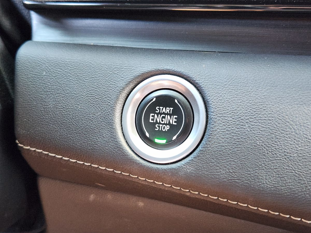 Cadillac Escalade ESV photo 34