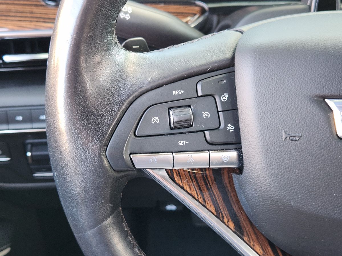 Cadillac Escalade ESV photo 42