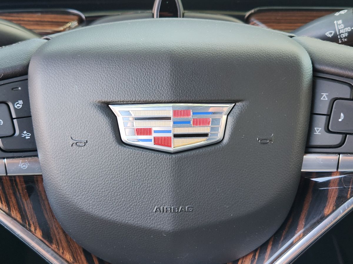 Cadillac Escalade ESV photo 43