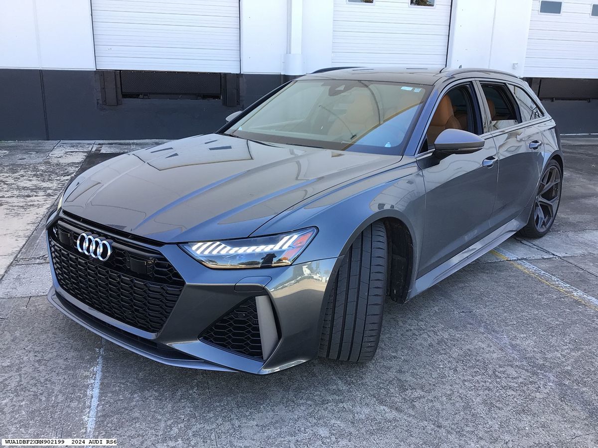 Audi RS 6 Avant photo 25