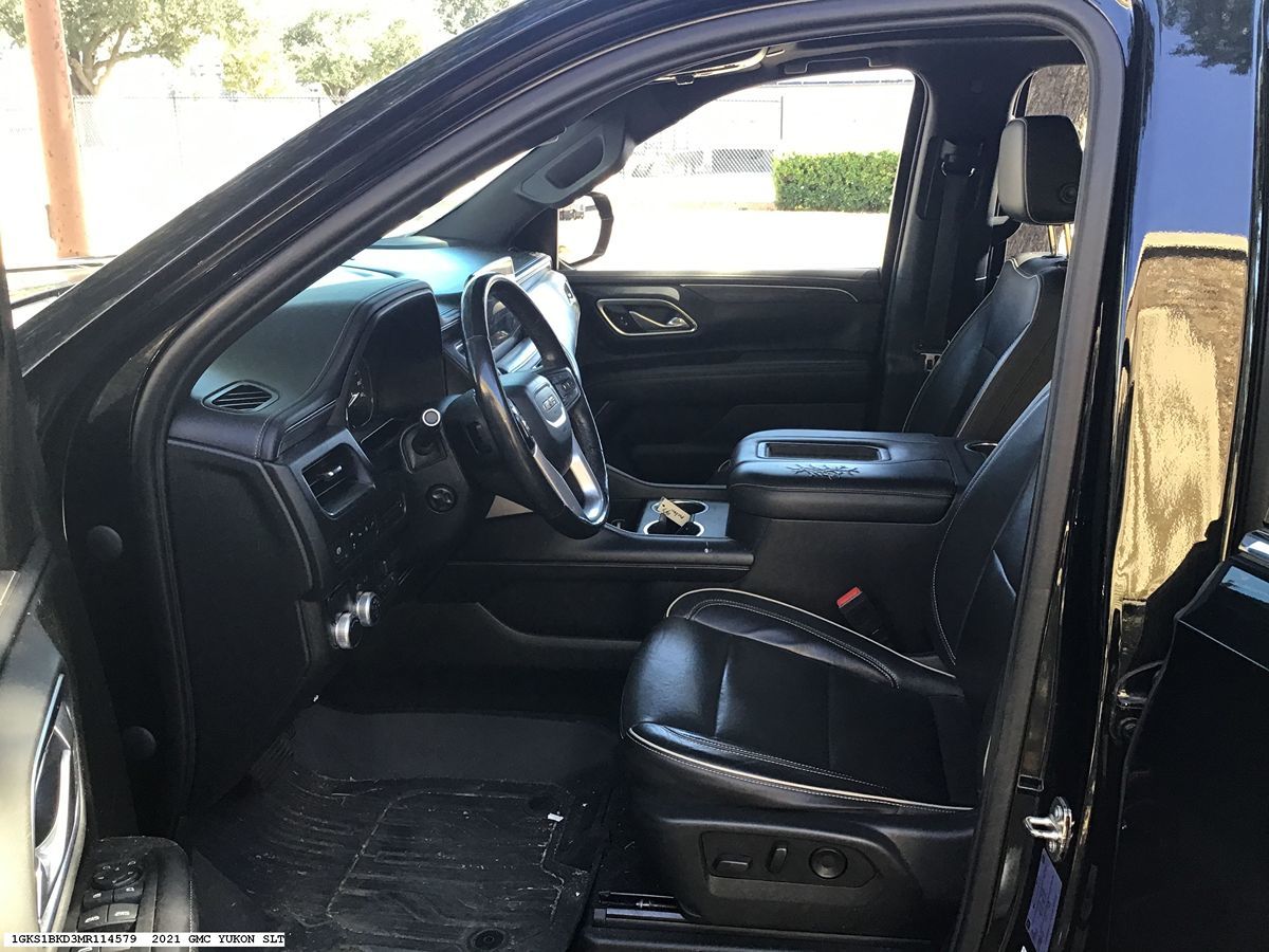GMC Yukon photo 8