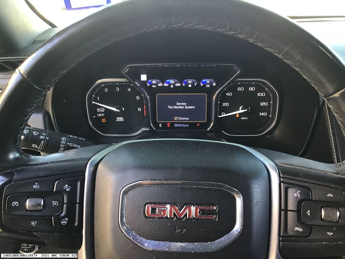GMC Yukon photo 14
